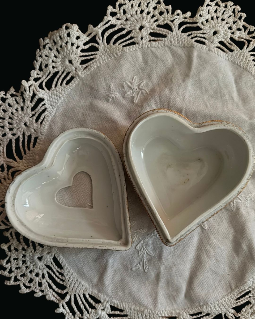 Heart Shaped Floral Hair Receiver