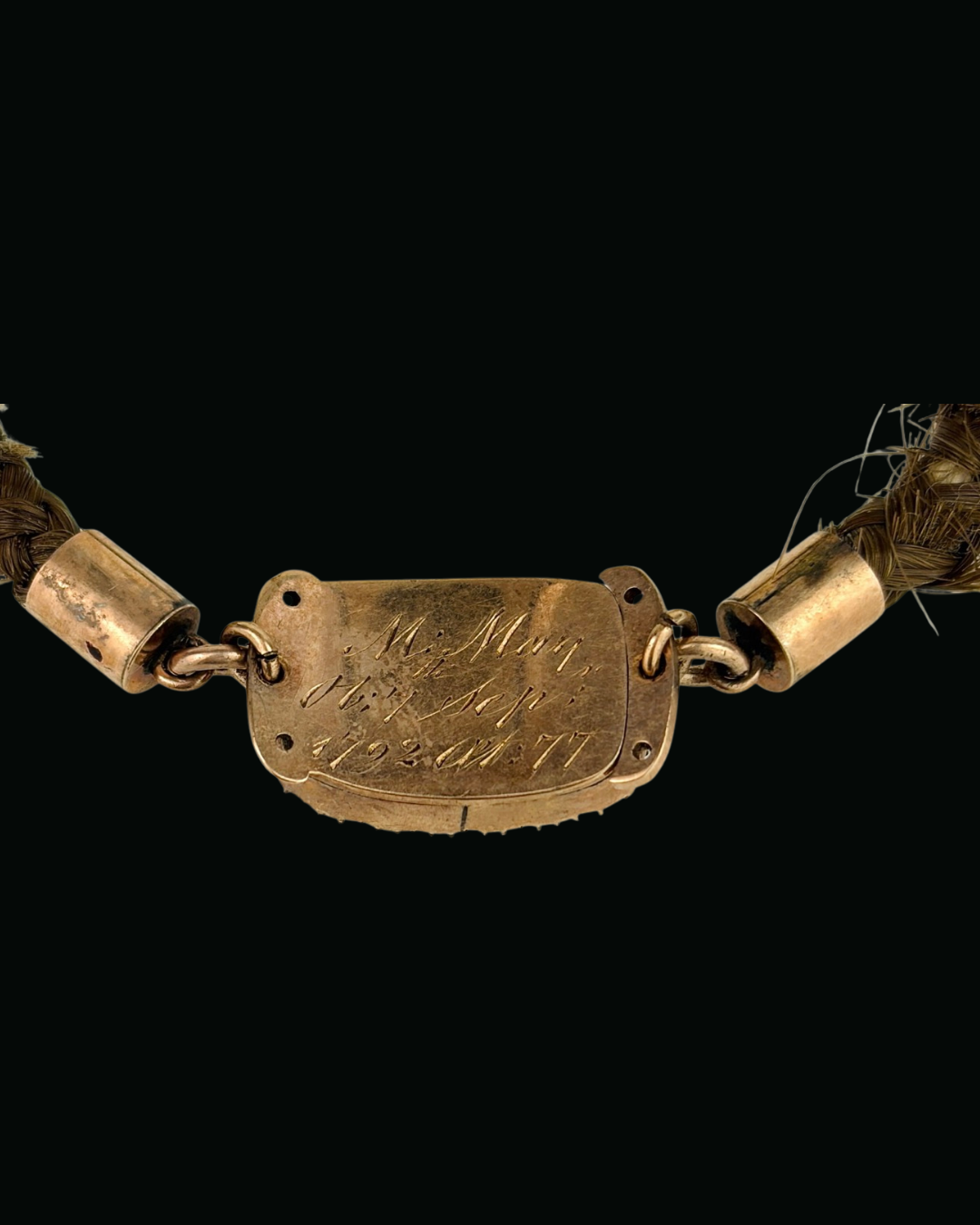 Engraved gold reverse of the clasp on a Georgian hair mourning bracelet, dated 1792, IM-0001
